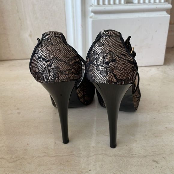 GUESS Hondola Lace Platform Pumps - Picture 3 of 7